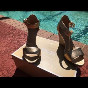 Michael Kors Gold Sandal size 8M.